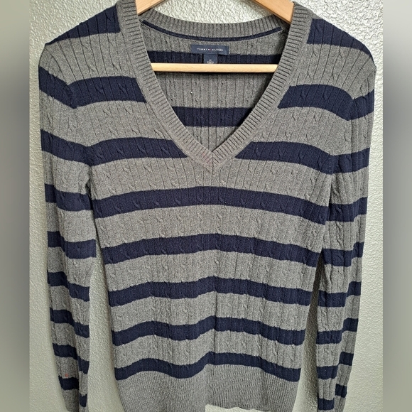 Striped V-Neck Sweater - Gray and Black   Size M - Picture 5 of 8